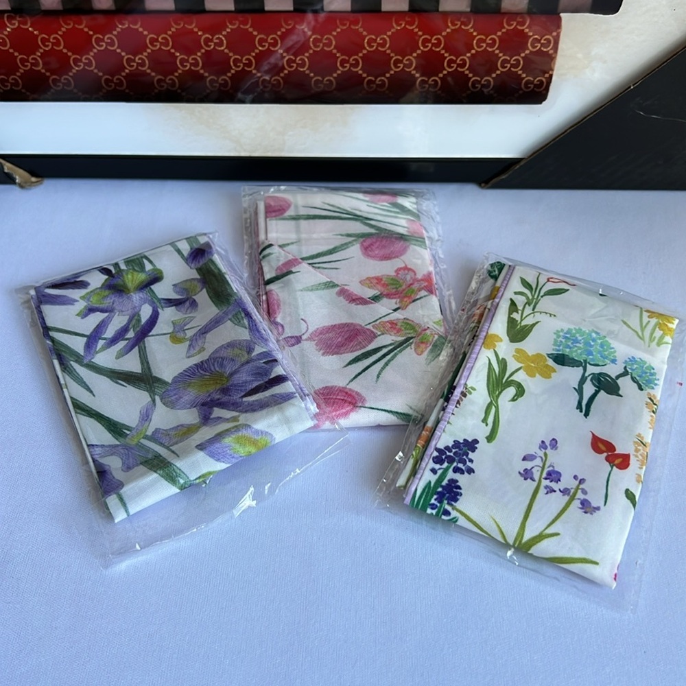 Buyers Choice Pick 2 Floral Patterned Scarves or Bag Accessories - Picture 3 of 4